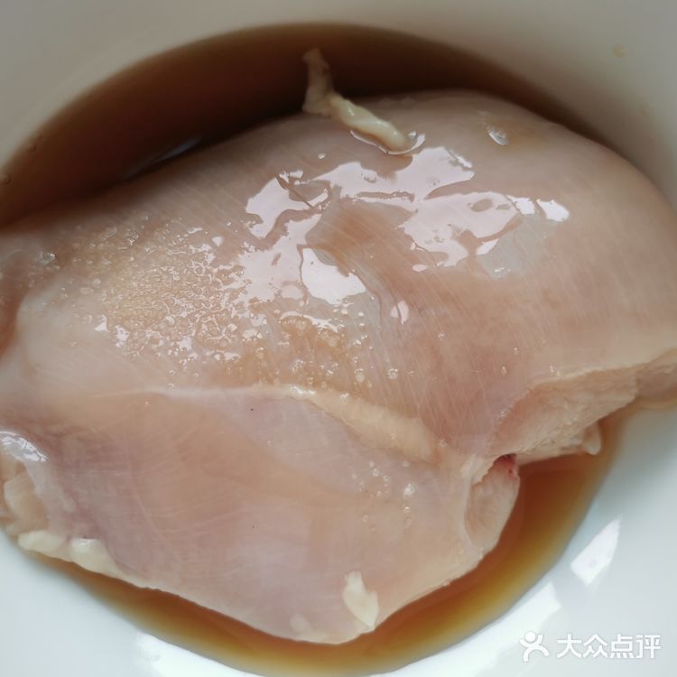 美味又减脂的秋葵鸡胸肉沙拉