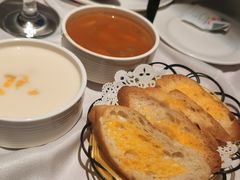 牛油餐包和鲜番茄汤-太平馆西餐厅(北京路店)