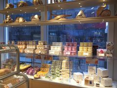 面包甜点陈列柜-好利来(朝外店)