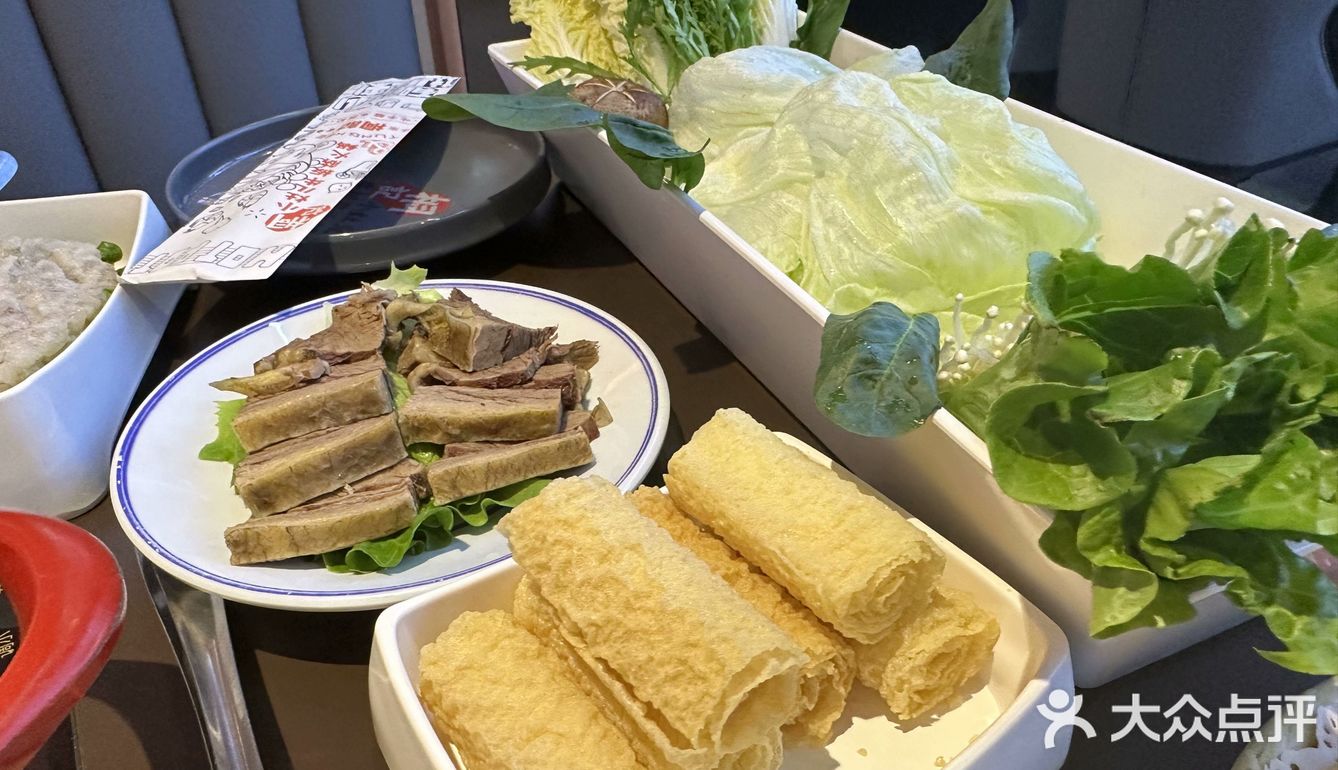 已经来过很多次了，他们家的这个火锅又可以吃