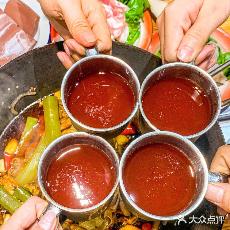 东莞火锅｜西平的地摊肥肠牛蛙锅敲配饭哎🔥