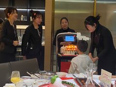 -红鼎豆捞·非遗鲍皇汤火锅(宝丰路店)