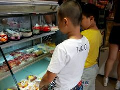 -向阳松鼠(三门井店)