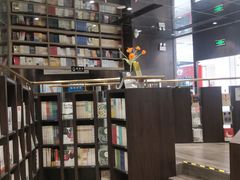 -钟书阁(群光广场店)