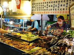 -六合夜市