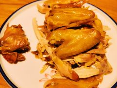 -头上红煨盐鸡·非遗院子餐厅