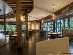 -茅草房·河畔园林火锅