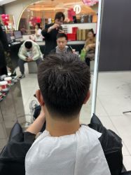-MOVAN  HAIR莫凡匠人发型屋