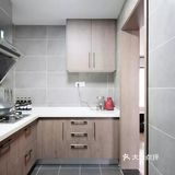 布置出一个低调奢华的华丽空间感。