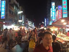 -六合夜市