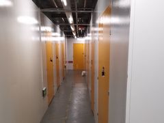 -安东易迷你自助仓储寄存仓库(顾戴路店)