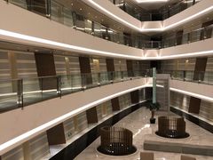 -上海滴水湖皇冠假日酒店