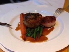 扒牛肉配洋葱-迪拜帆船酒店海底餐厅