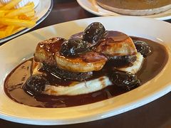 煎鹅肝和小牛里脊配红枣酱-羽深肉铺 Steak & Wine