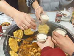 -鲁员外地锅鸡地锅鱼(古墩路店)