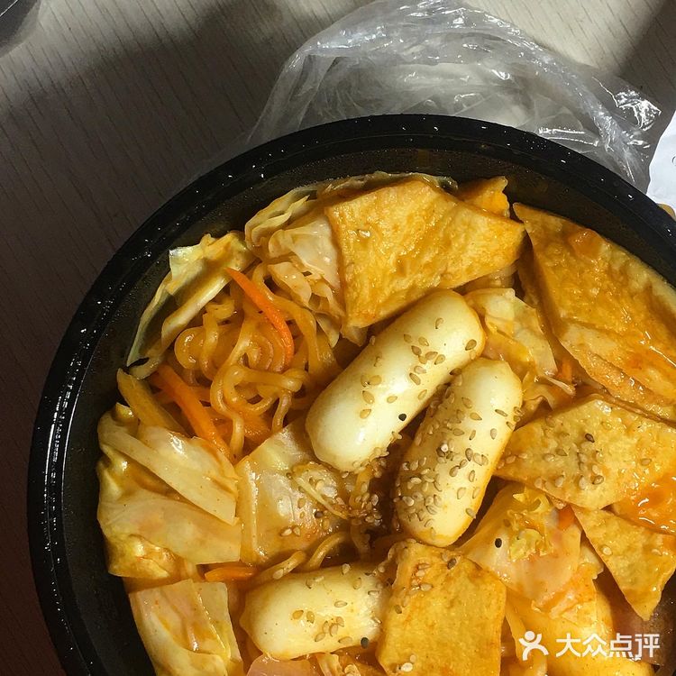 瞎吃合集[调皮]｜疯狂踩雷de12月份de外卖&小零嘴&饭们 