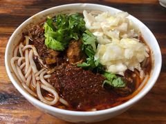 -珀玉莲花白米线店