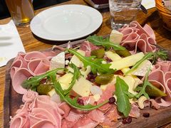 -1886德国汽车餐厅(外滩十六铺码头店)