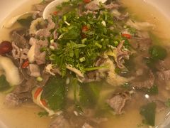 -犇逸·乐山跷脚牛肉·四川现炒(览海店)
