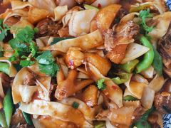 大盘鸡-壹阁胡羊焖饼(特色小吃街店)