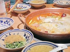 -洱火云南酸菜牛肉火锅(石景山当代商城店)