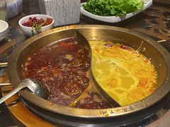 -小天鹅火锅·一线江景洪鼎旗舰店(洪崖洞店)