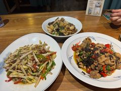 -头上红煨盐鸡·非遗院子餐厅