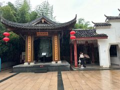 -绳金塔