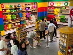 -m豆巧克力世界(上海世茂广场店)