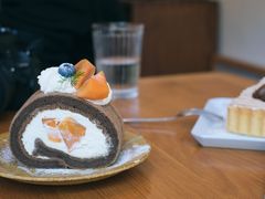 甜柿焙茶卷-三花屋 Mihhanaya