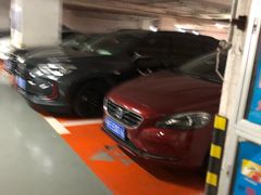 -苏宁电器广场·停车场