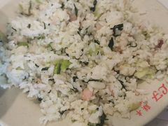 咸肉菜饭骨头汤-月亮生煎大王