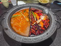 -宽板凳老灶火锅(台湾街店)