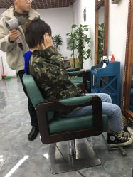 -V8潮牌·接发烫染连锁