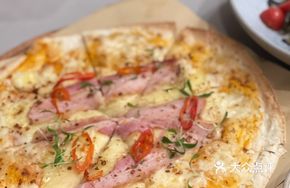Black Truffle Dried Mushroom Crisp Flatbread