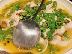 酸汤煮嫩滑鱼片-小大董·烤鸭(王府井apm店)