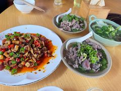 -大众跷脚牛肉馆·非遗传承单位(峨眉山店)