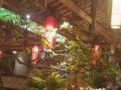 -野山舂·贵州现舂酸汤火锅(鸿通城店)