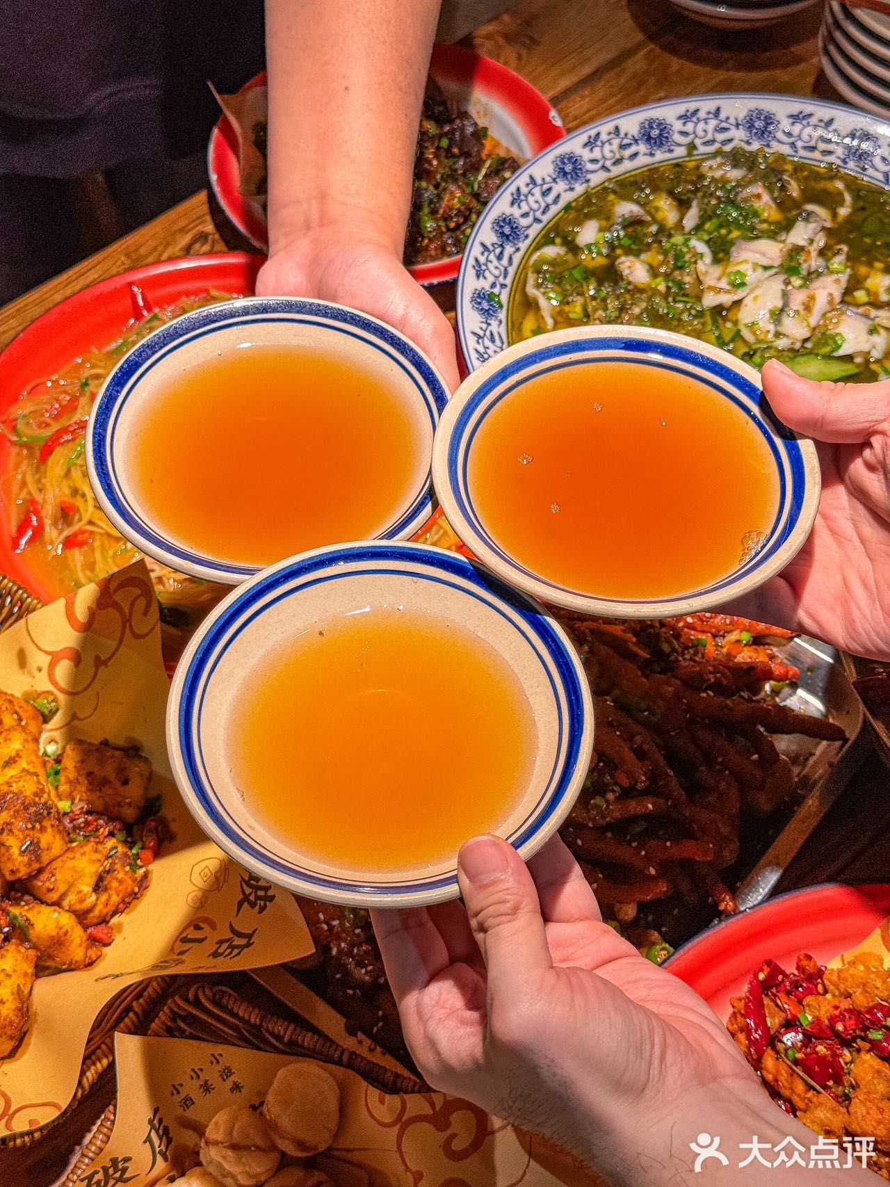 江湖菜、菜量大、四川大厨掌勺，口味正宗。酸汤鱼