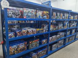 -逝水玩具折扣店