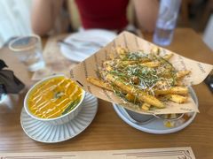 -Mark&Mars Restaurant