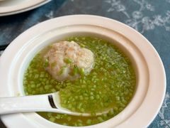 芦蒿清炖狮子头-扬州香格里拉·香宫中餐厅