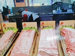 -新艺自助美食城(中山路店)