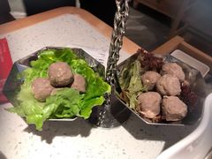 牛肉双丸拼盘-左庭右院鲜牛肉火锅(环球港店)