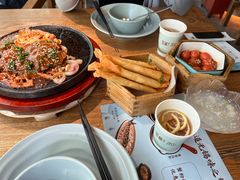 -蜜桃餐厅·伴山(湖滨商业街店)