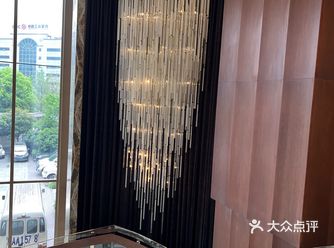 水晶吊灯的灵魂酒店 高雅脱俗的气质