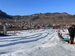 -济南卧虎山滑雪场