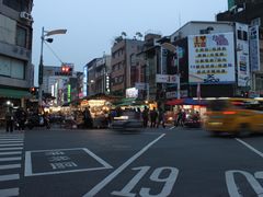 -六合夜市