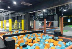 -蹦贝运动中心·蹦床·攀岩·闯关(龙岗店)