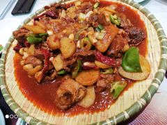 新疆大盘鸡-大漠楼兰新疆美食